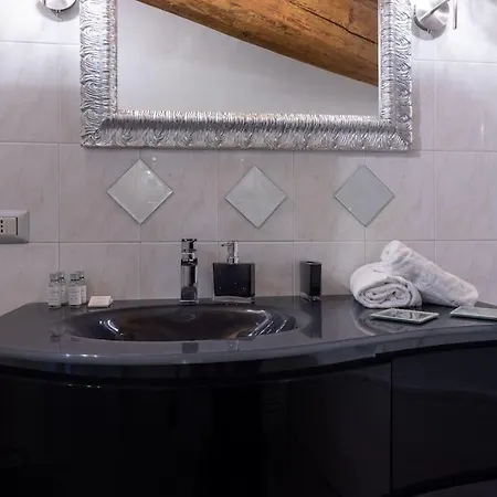 Apartment Eleganza Fronte Castello Estense