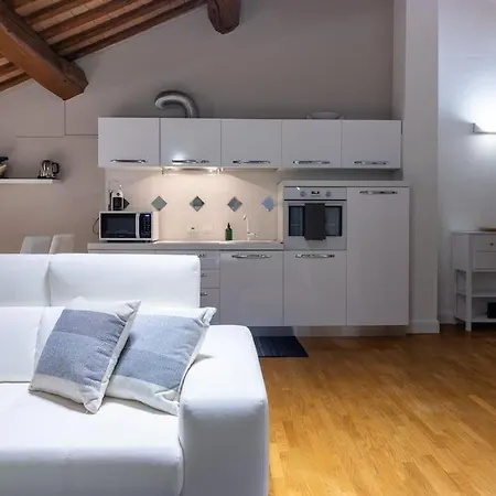 Apartment Eleganza Fronte Castello Estense