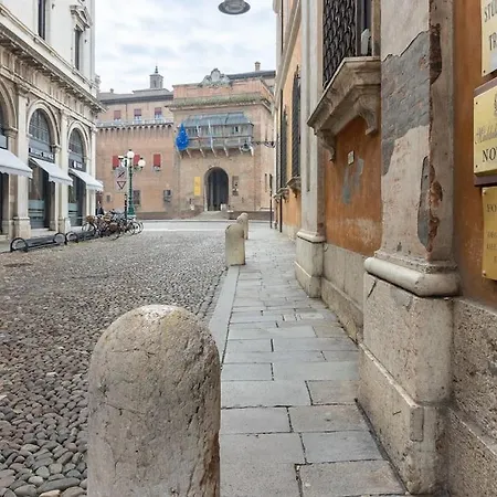 Apartment Eleganza Fronte Castello Estense Ferrara